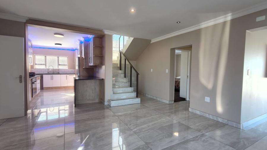 To Let 4 Bedroom Property for Rent in Monte Christo Western Cape